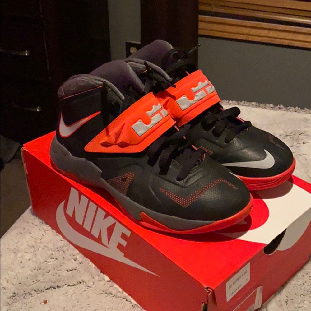 Lebron Soldier 7